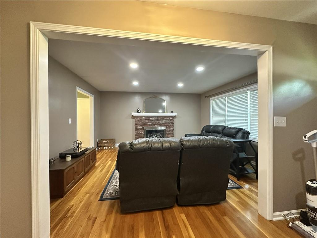304 Hillcrest Drive Property Photo 5