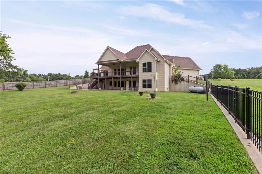 564 Nw 41 Road Property Photo 3