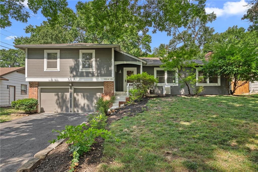 10810 Oak Street Property Photo 1