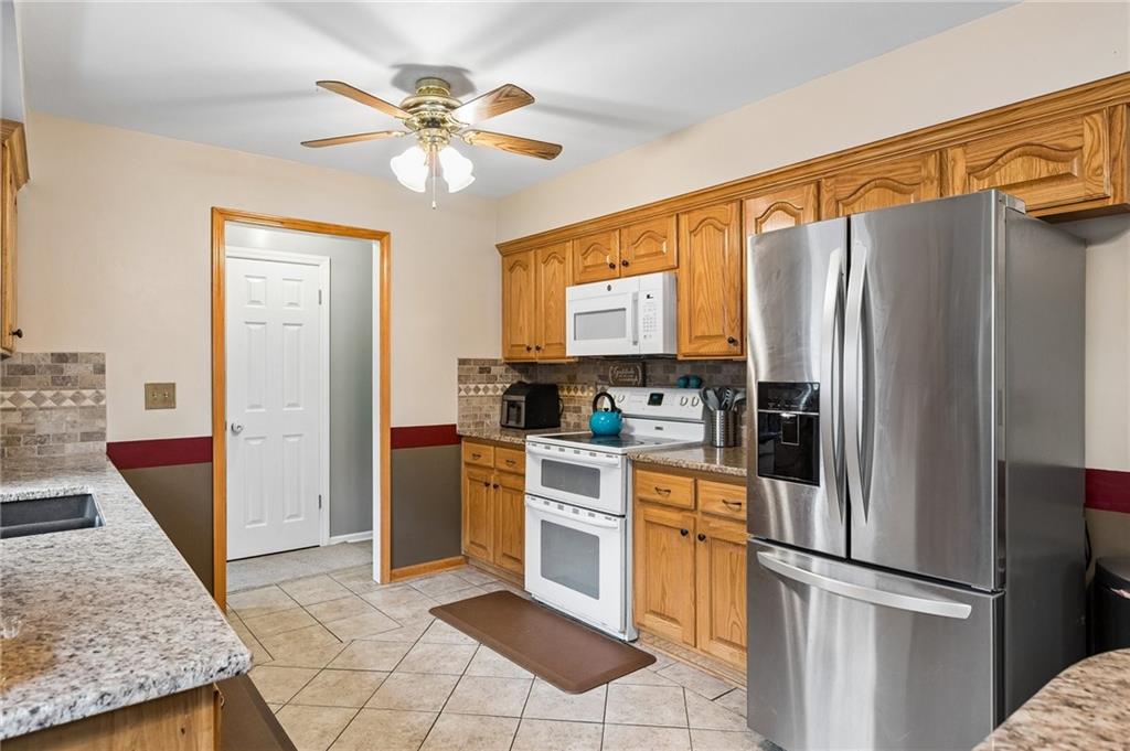 8605 W 80th Terrace Property Photo 6