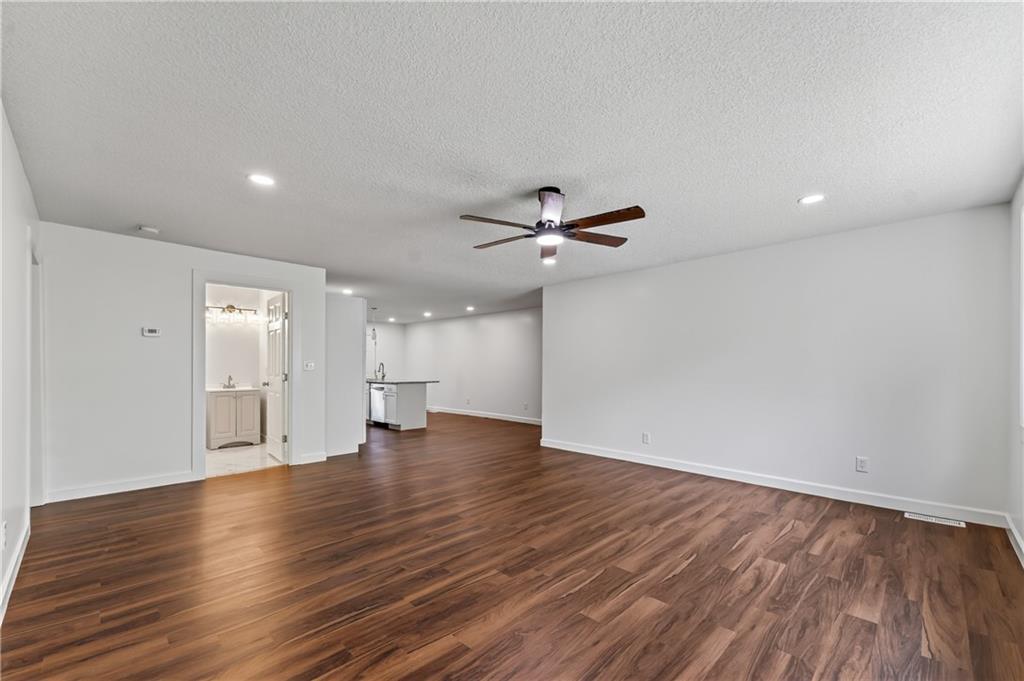 5851 Barnes Avenue Property Photo 6