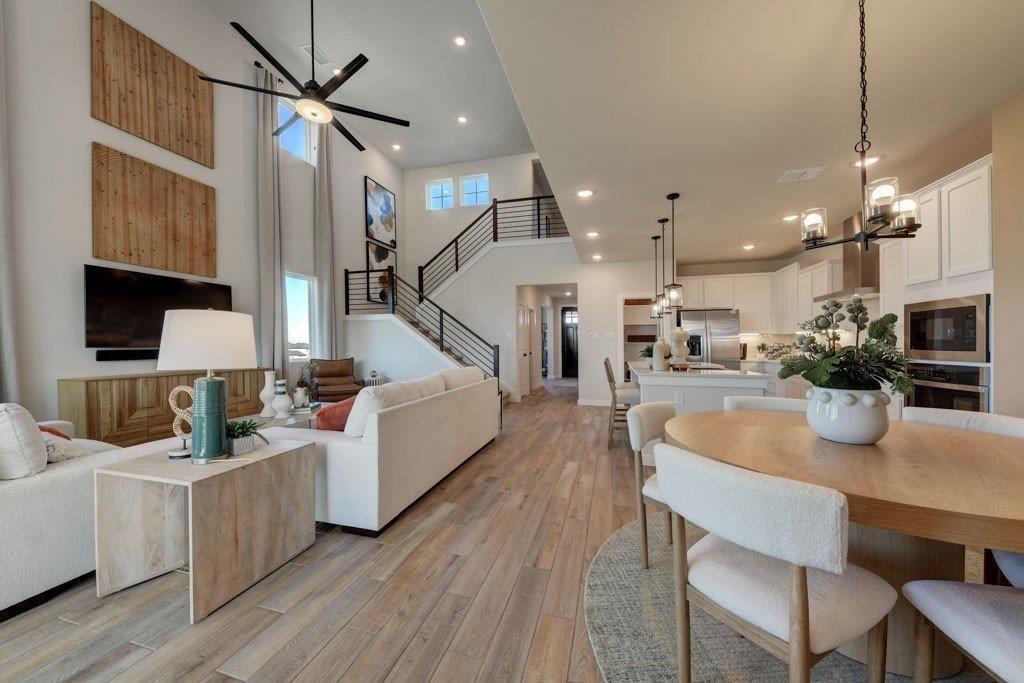 1227 Saddle Court Property Photo 7
