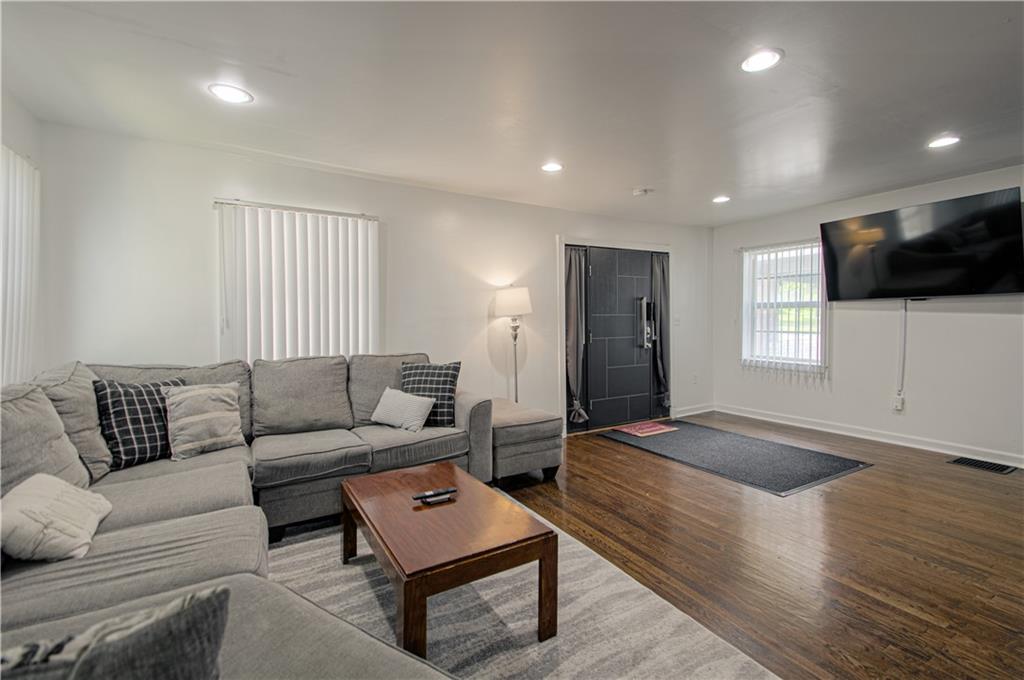 4910 Paseo Boulevard Property Photo 1