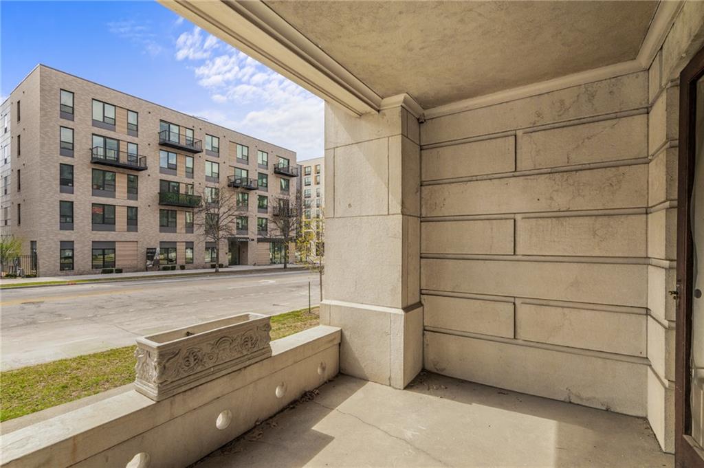 1110 E Armour Boulevard Property Photo 10
