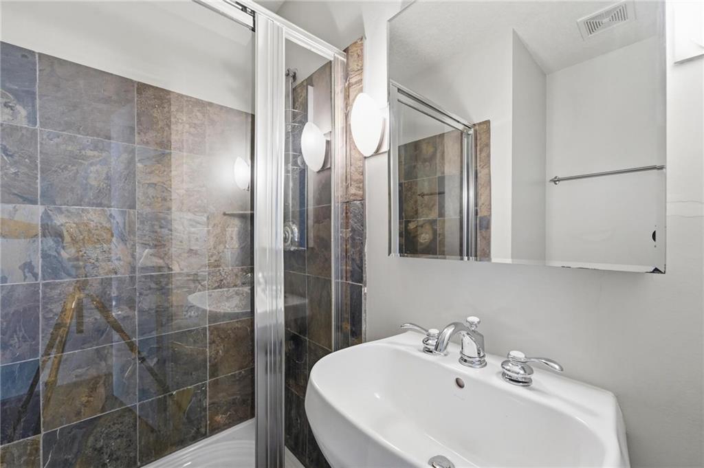 4577 Madison Avenue Property Photo 17