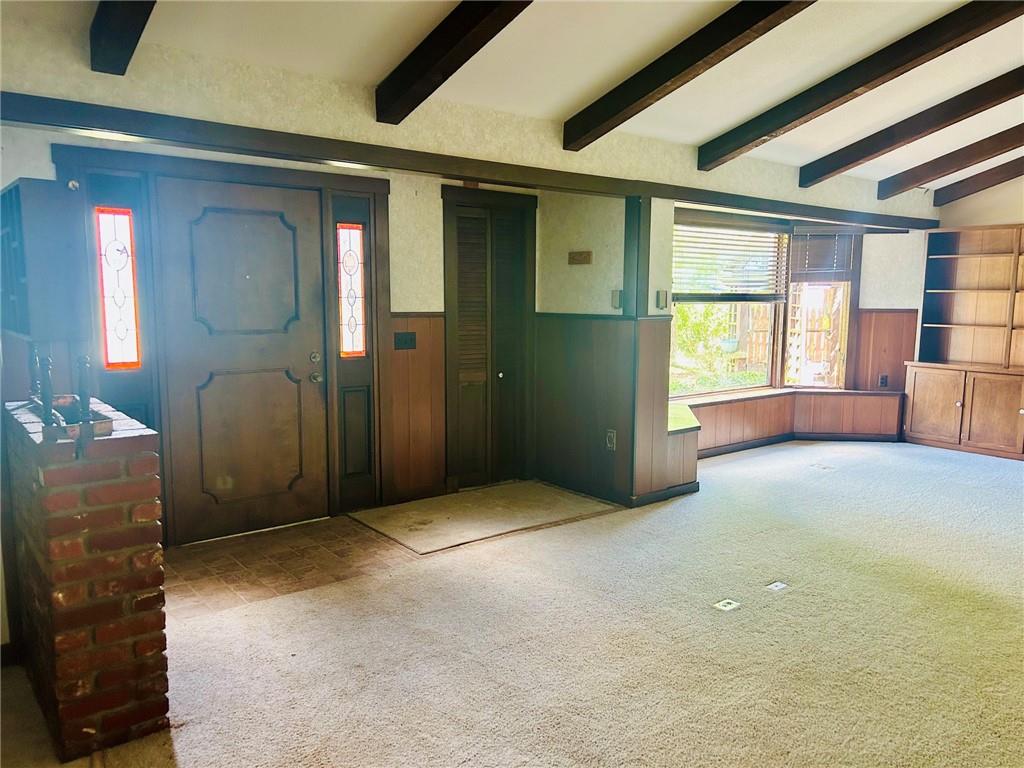 108 Crestview Drive Property Photo 3