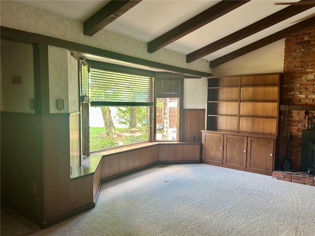 108 Crestview Drive Property Photo 5
