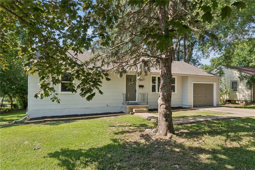 1211 Ne 67th Place Property Photo 5