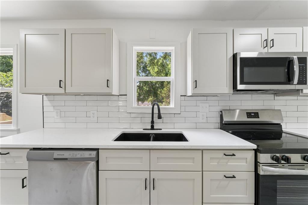 1211 Ne 67th Place Property Photo 8