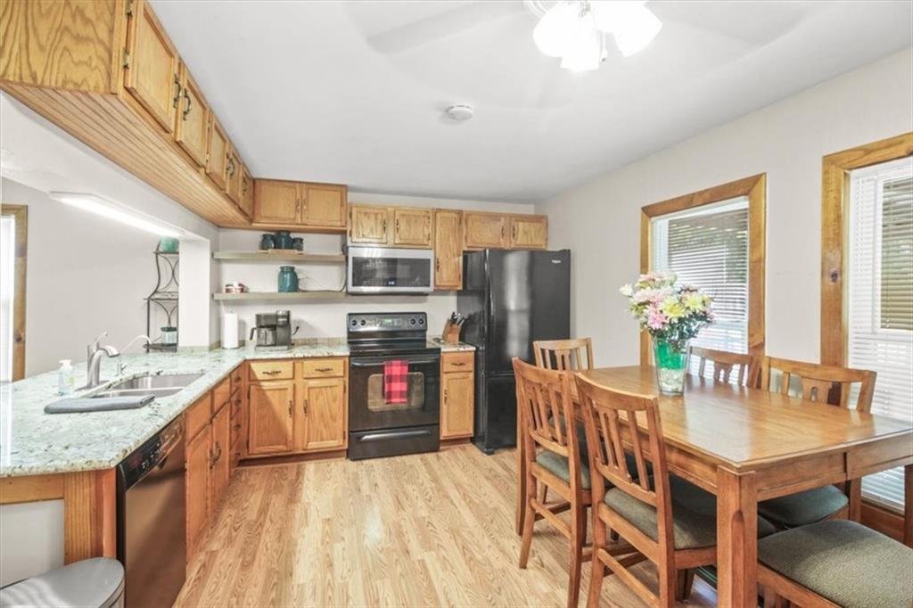 207 W 23rd Street Property Photo 5