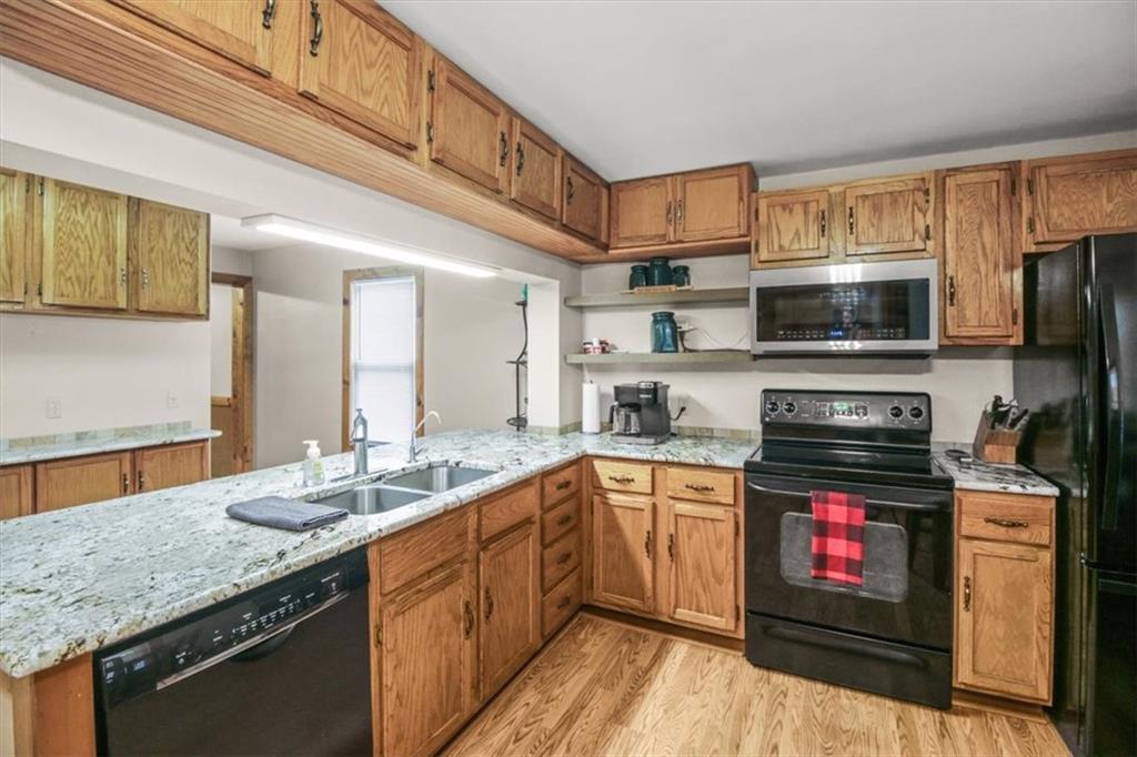 207 W 23rd Street Property Photo 6