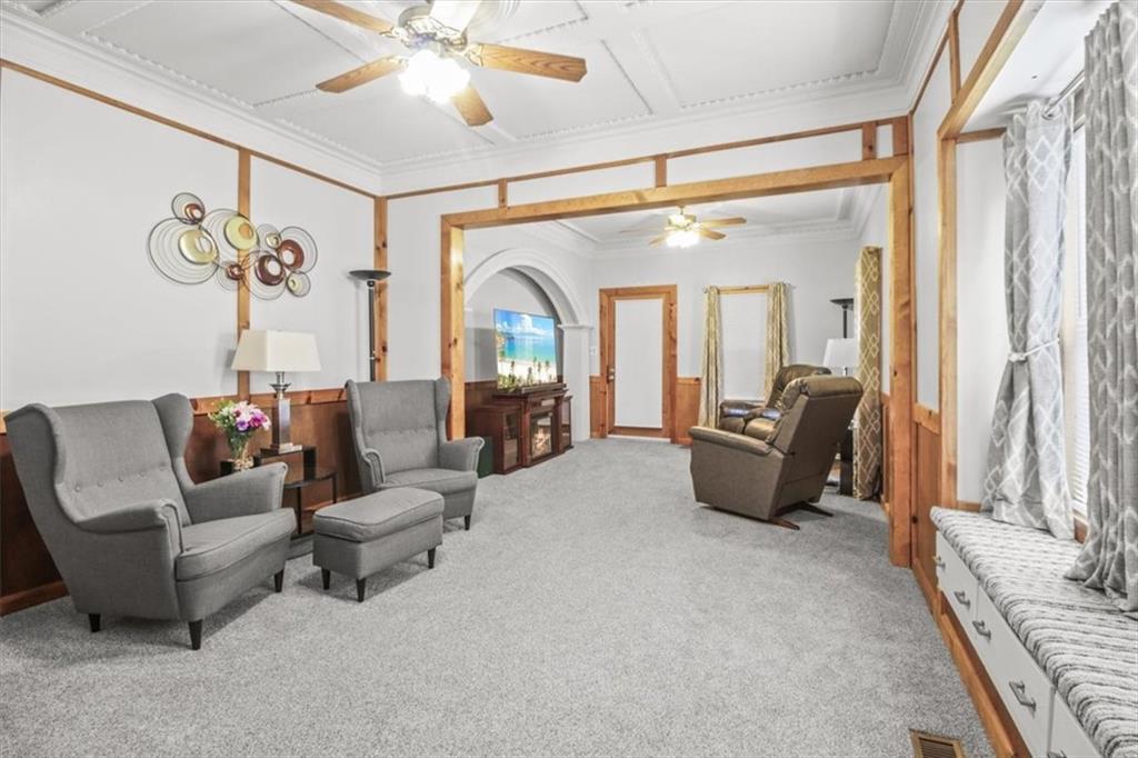 207 W 23rd Street Property Photo 12