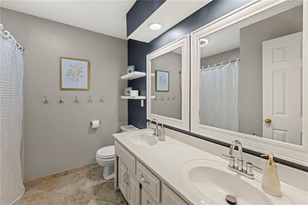 8710 W 132nd Place Property Photo 25