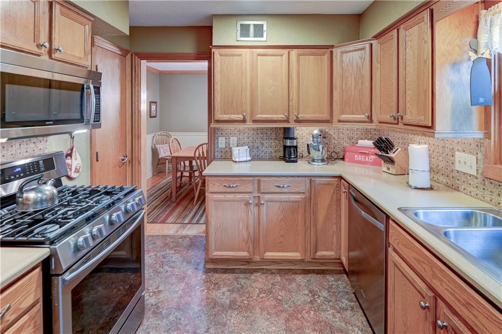 4644 Blue Ridge Boulevard Property Photo 11