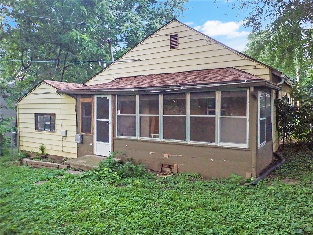 8438 Douglas Avenue Property Photo 4