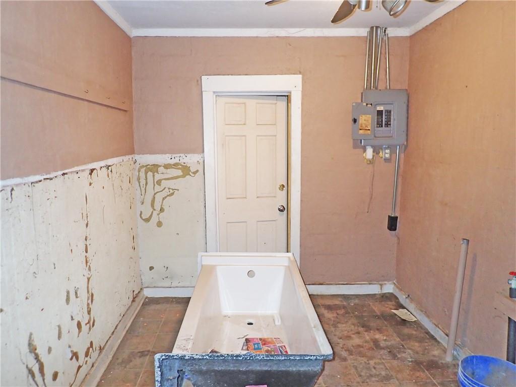 8438 Douglas Avenue Property Photo 10