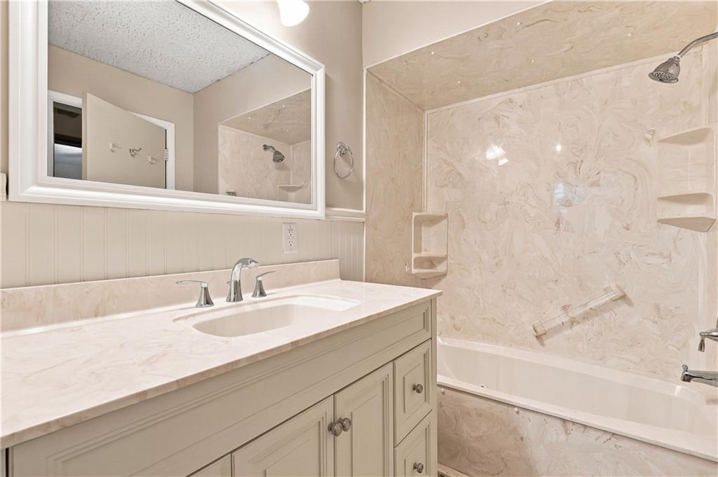 5128 N Lister Avenue Property Photo 17