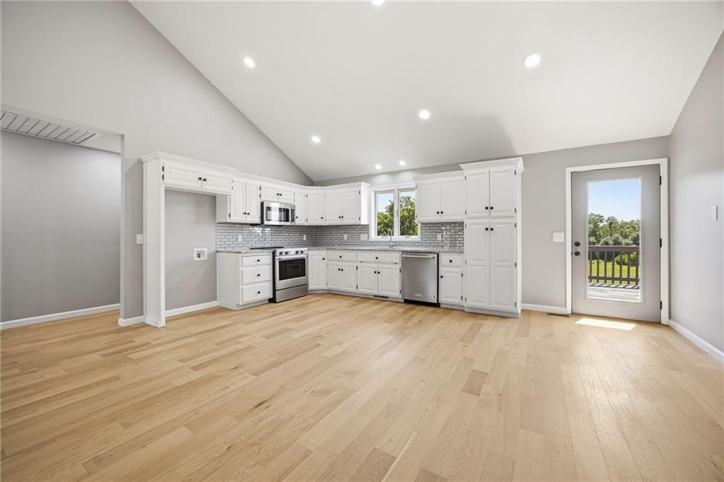17409 Baxter Road Property Photo 8