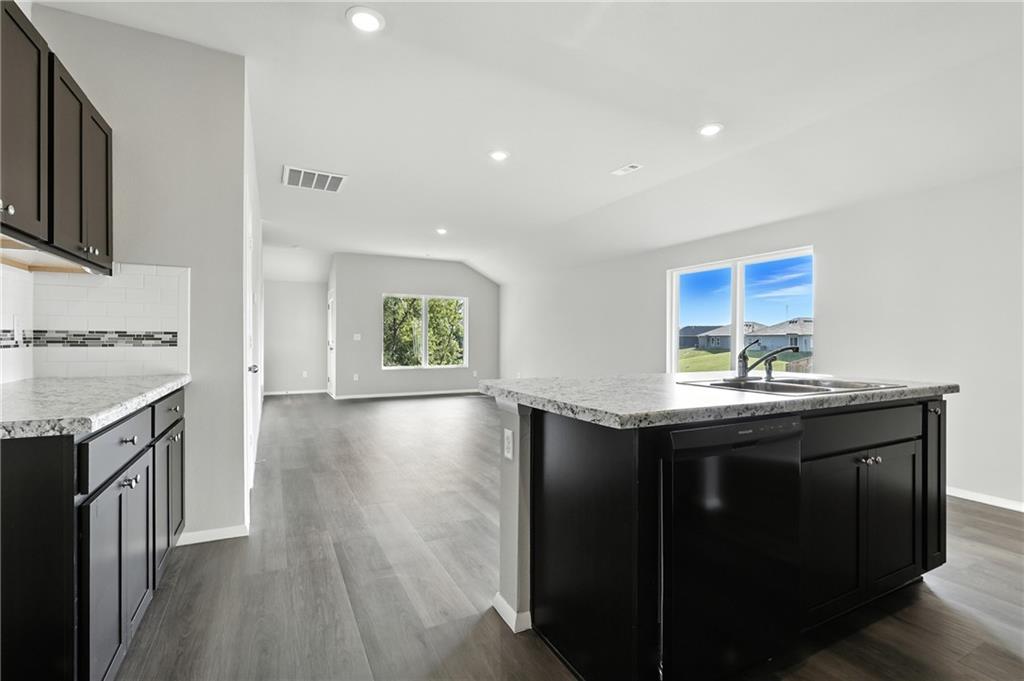 416 Valley View Drive Property Photo 3