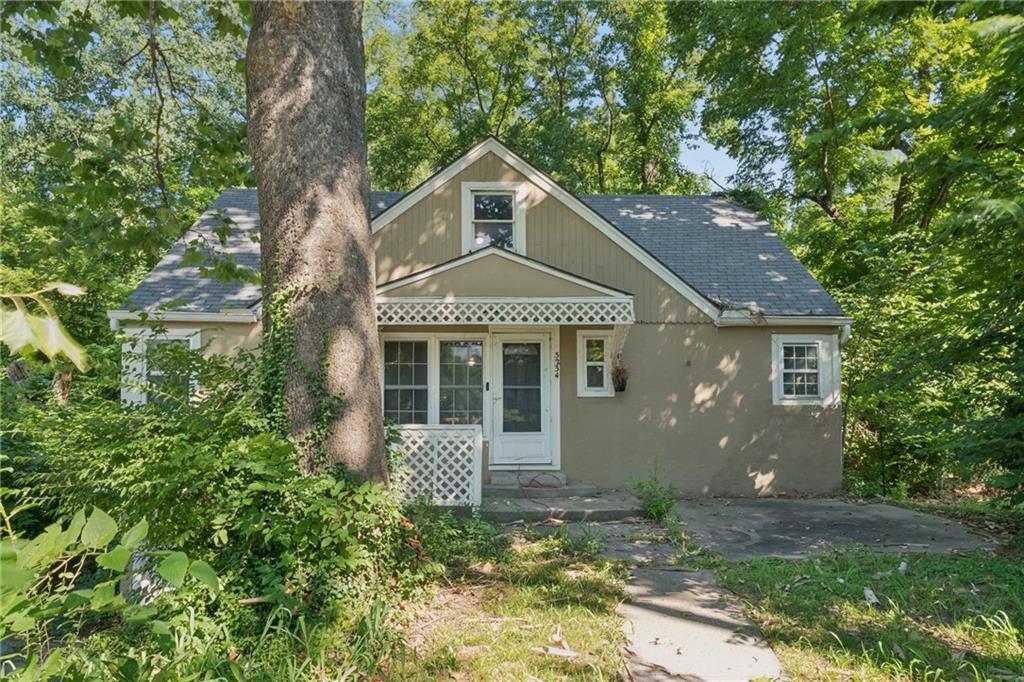 5234 NE Barnes Avenue Property Photo 1