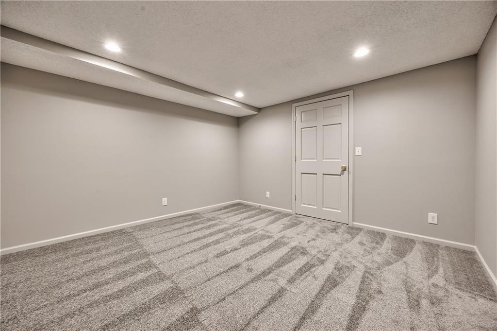 4512 W 90th Street Property Photo 43