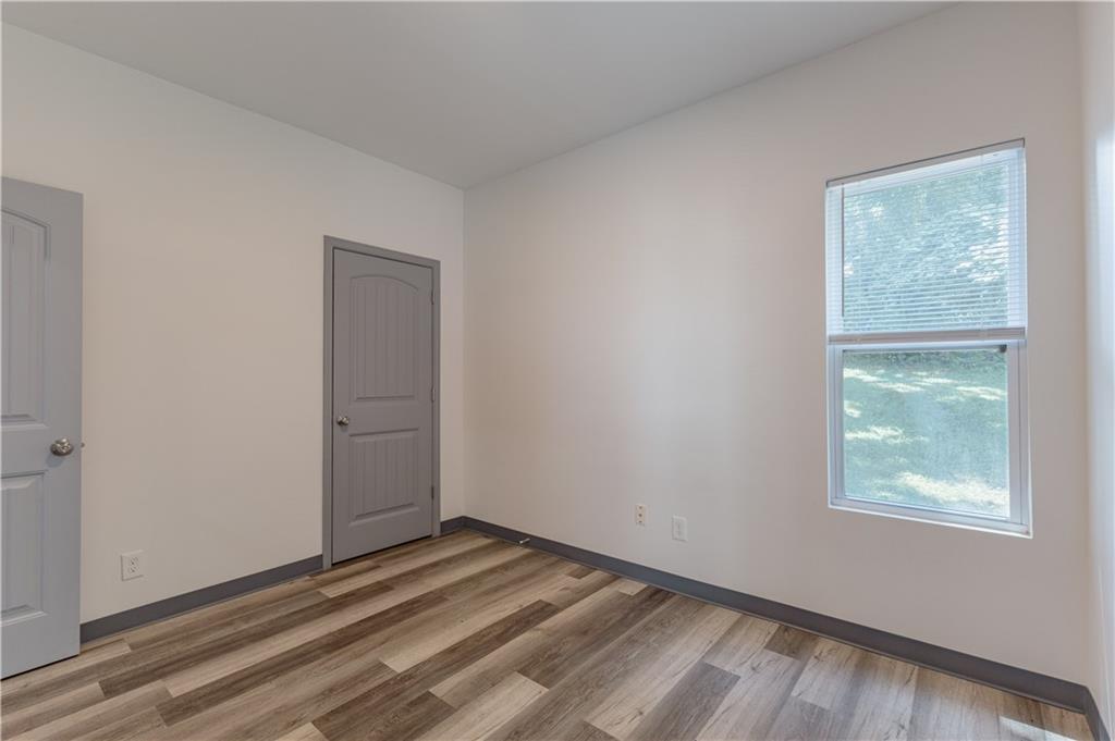 3443 E 6th Street Property Photo 15