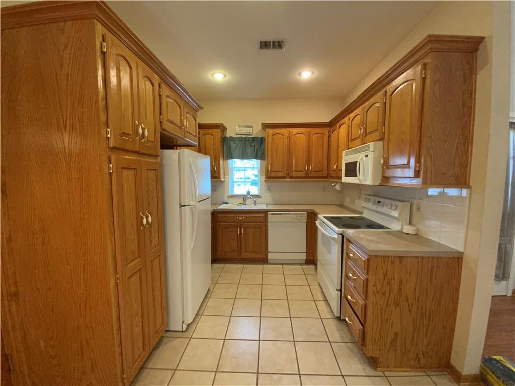 8320 Waverly Avenue Property Photo 6