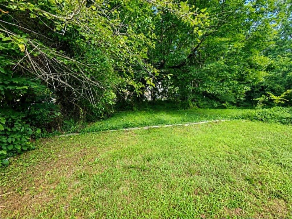 335 E 10th Street Property Photo 3