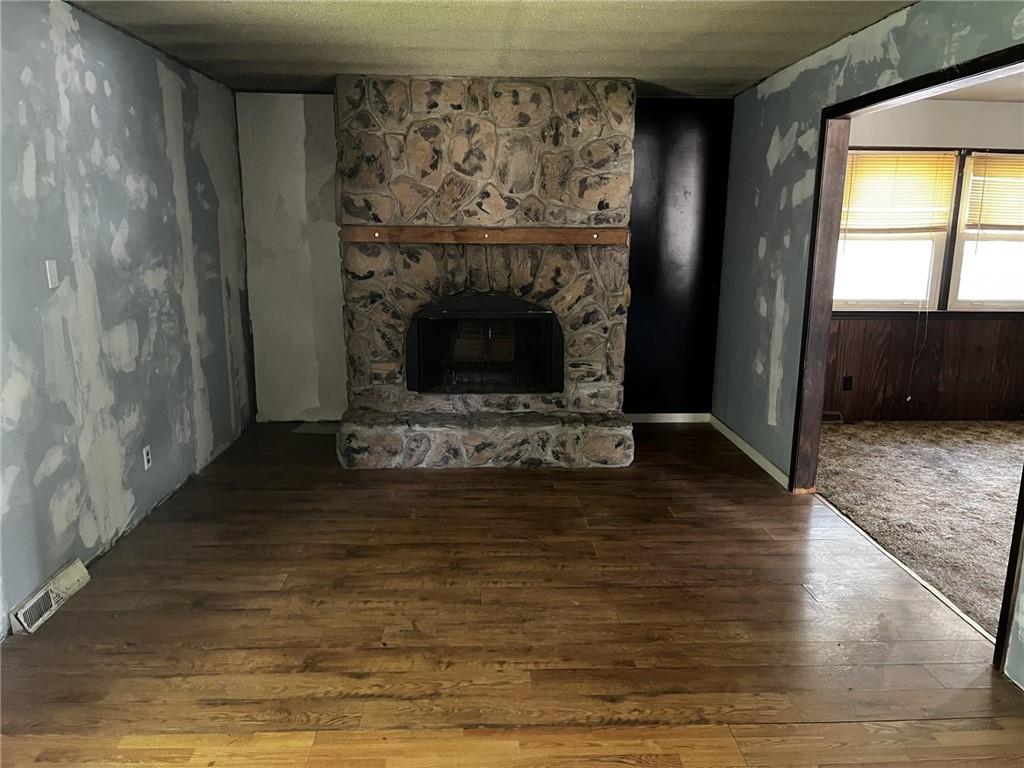 1204 Wornall Road Property Photo 6
