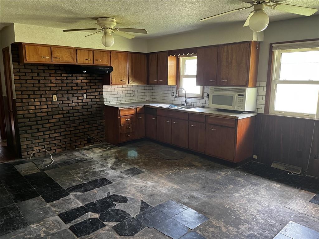 1204 Wornall Road Property Photo 8