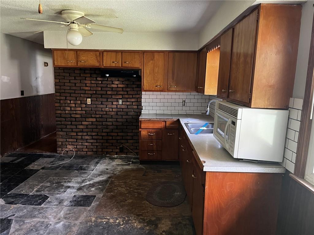 1204 Wornall Road Property Photo 9