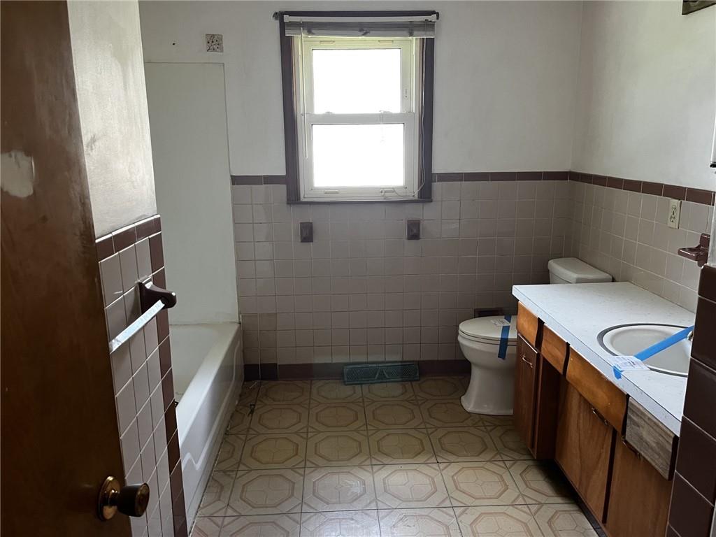 1204 Wornall Road Property Photo 10