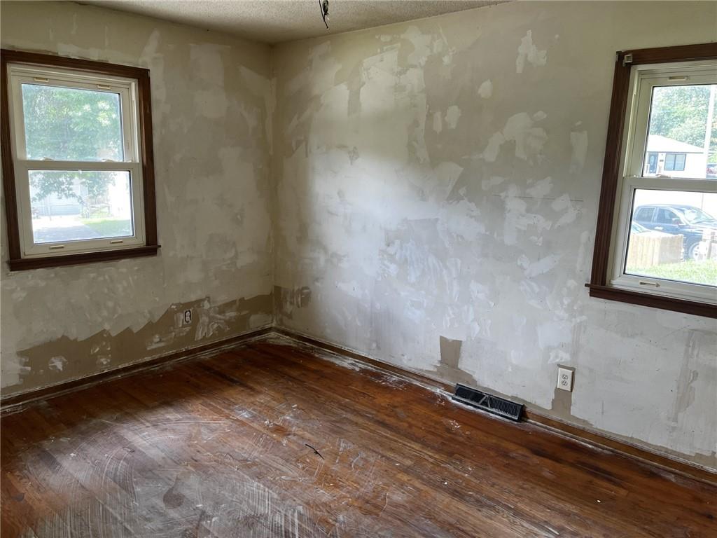 1204 Wornall Road Property Photo 13