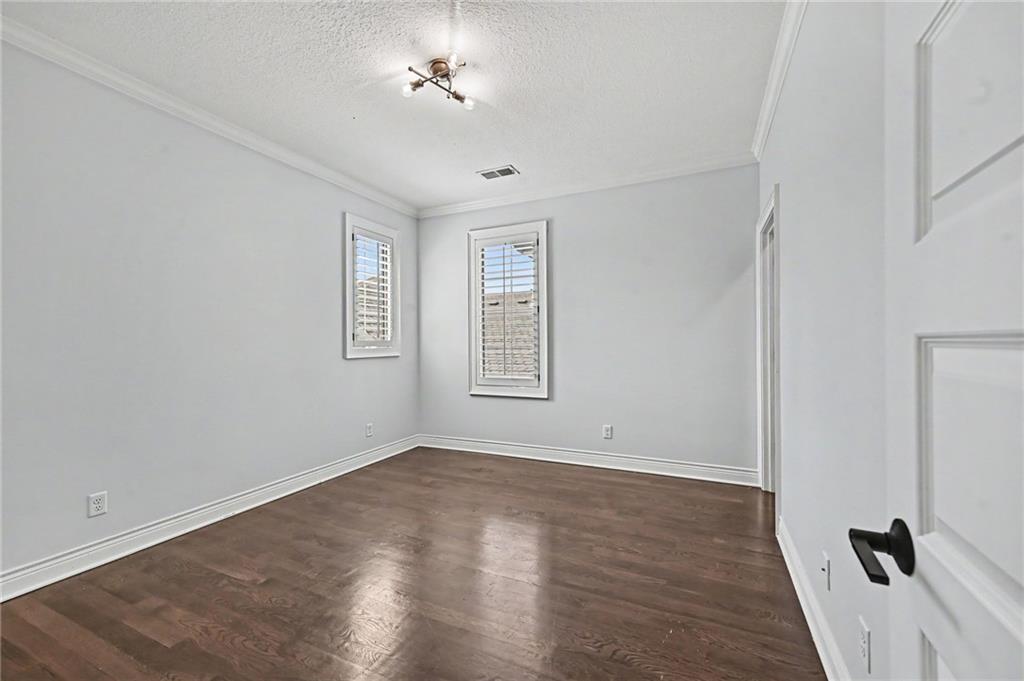 5207 Meadowbrook Parkway Property Photo 28
