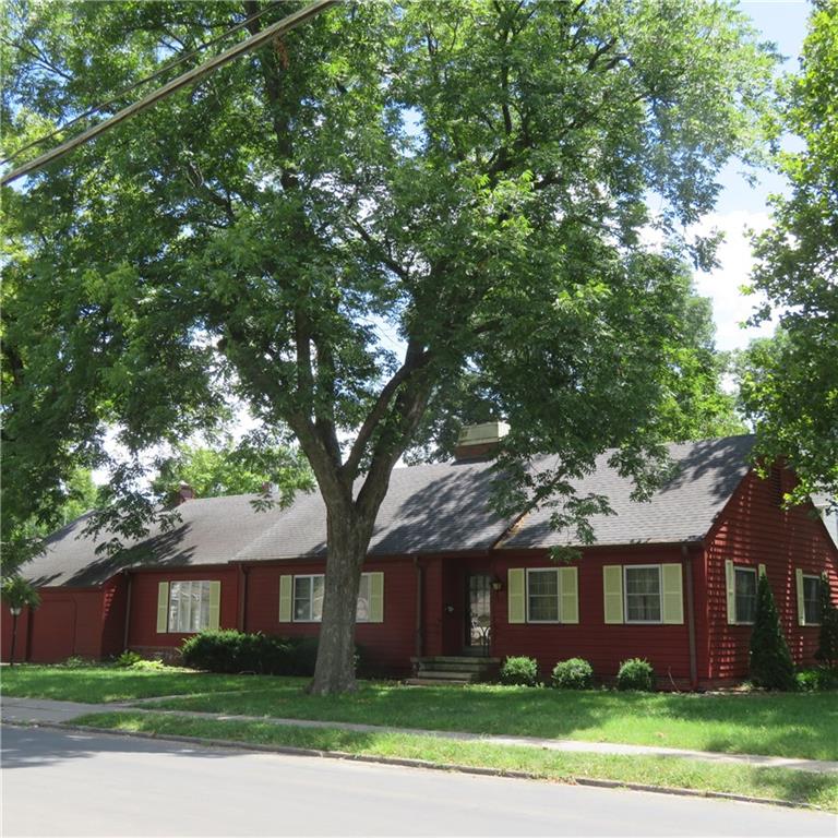 401 E BROADWAY Street Property Photo 1