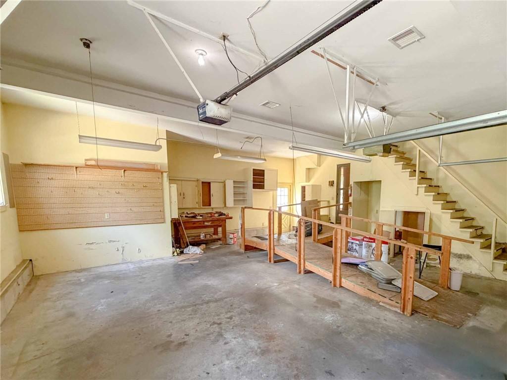 401 E Broadway Street Property Photo 60