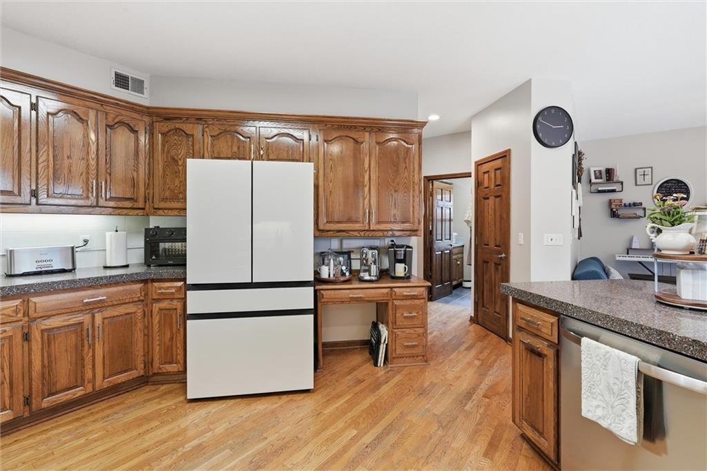 809 Cottonwood Place Property Photo 14