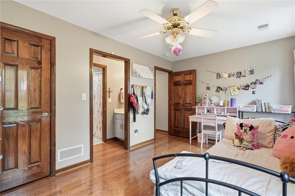 809 Cottonwood Place Property Photo 33