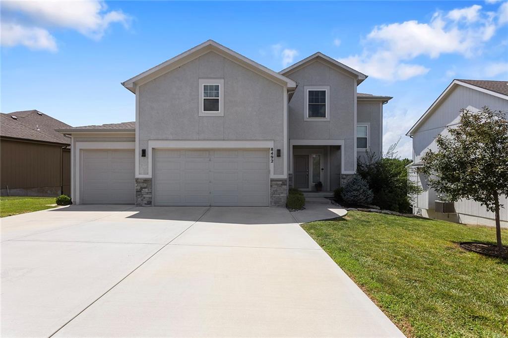 8492 Valley Spring Drive Property Photo 1