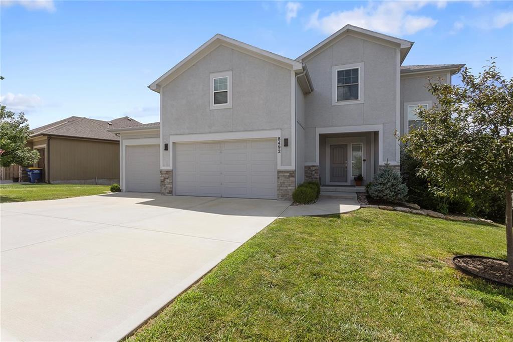 8492 Valley Spring Drive Property Photo 2