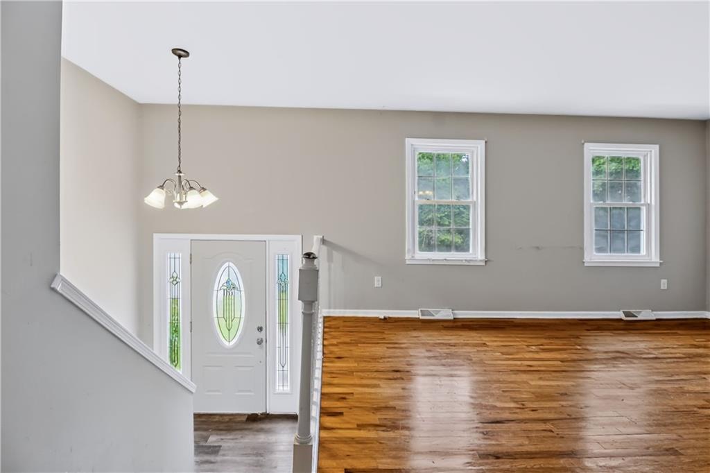 15 Circle Drive Property Photo 5
