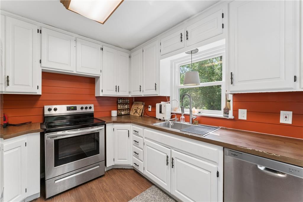 8001 Blue Ridge Boulevard Property Photo 10