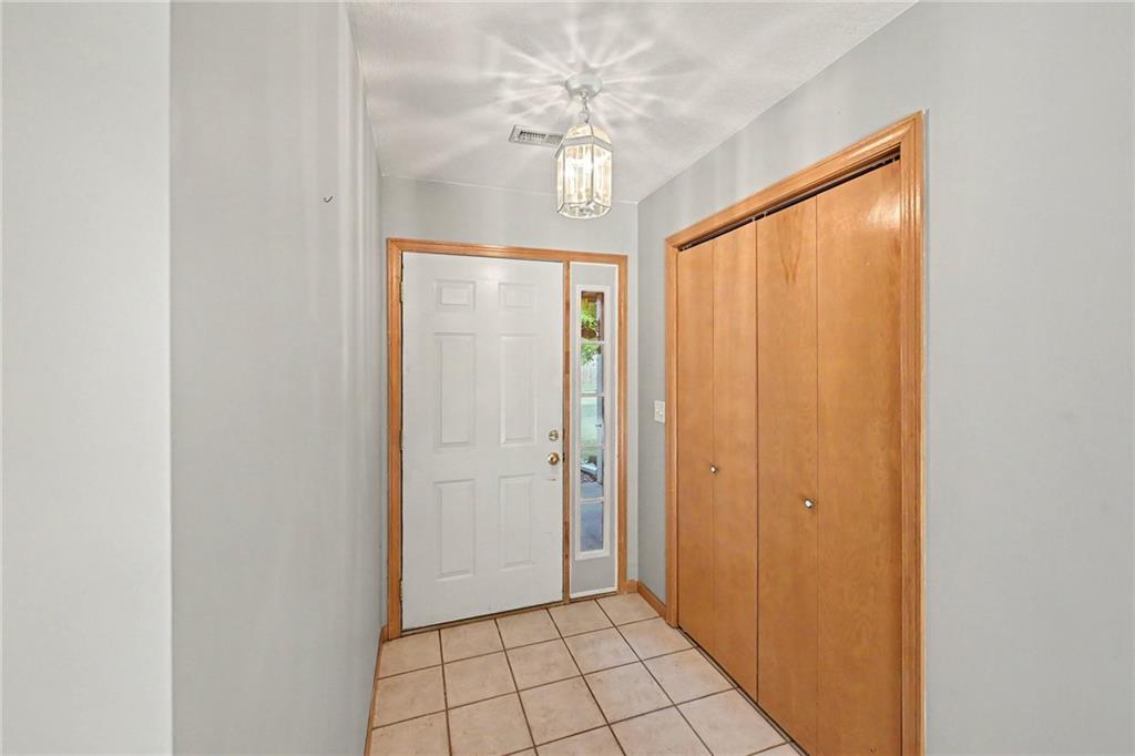747 S Beech Street Property Photo 5
