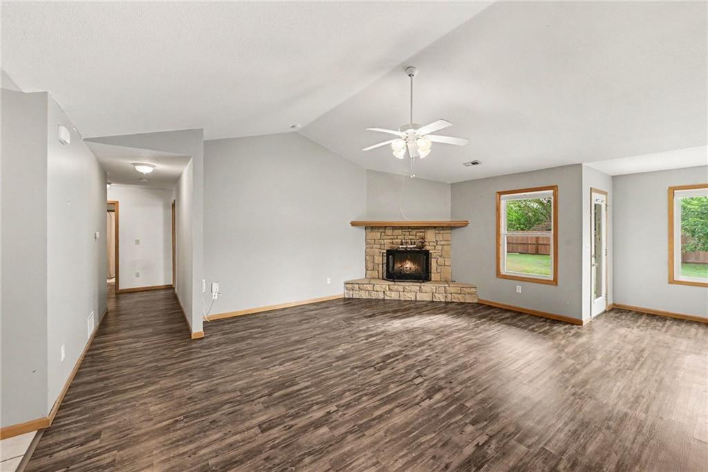 747 S Beech Street Property Photo 8