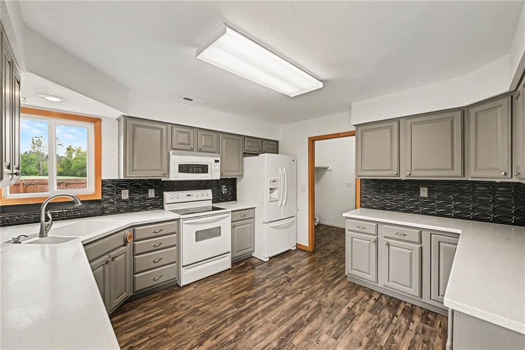 747 S Beech Street Property Photo 12