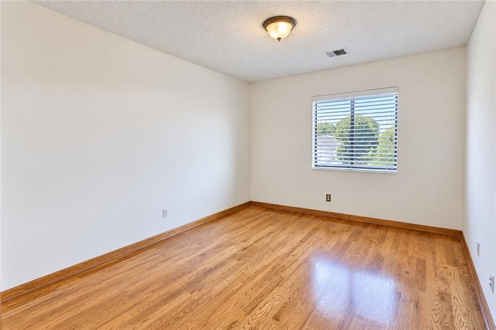 13723 W 58th Terrace Property Photo 10