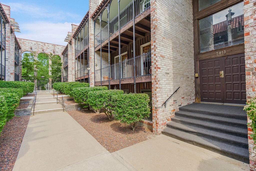 5013 Walnut Street Property Photo 3