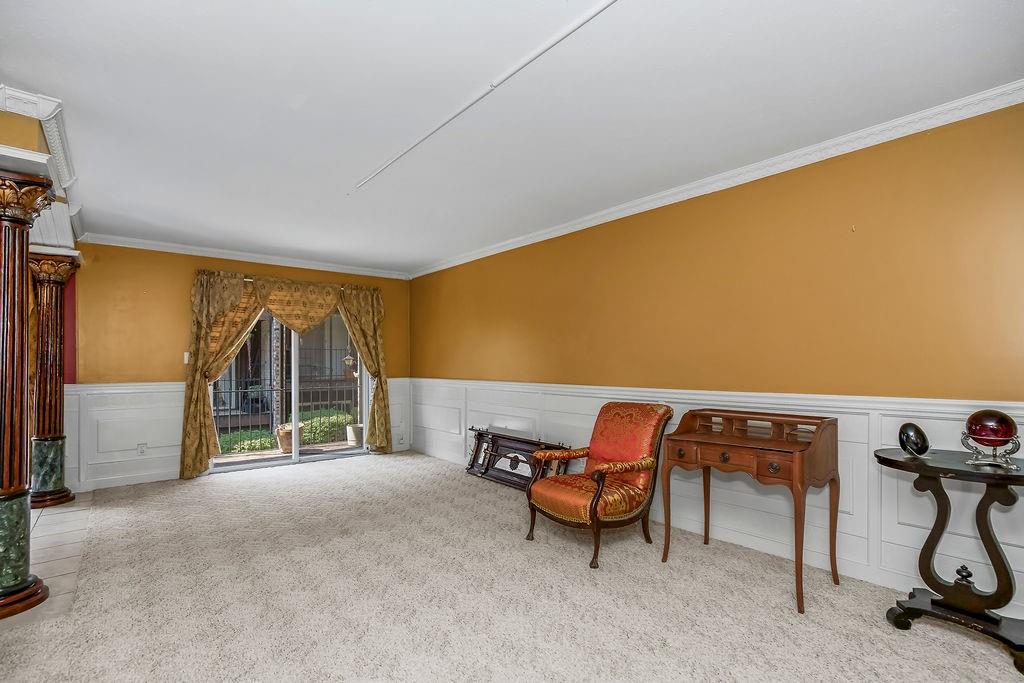 5013 Walnut Street Property Photo 6
