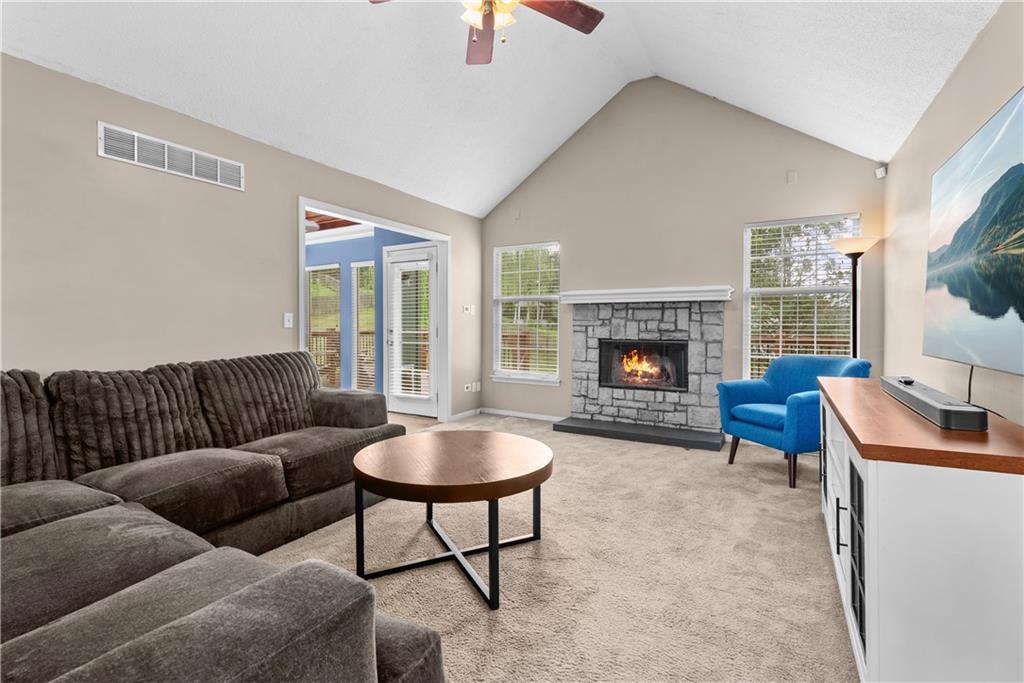 1218 Windcrest Court Property Photo 6