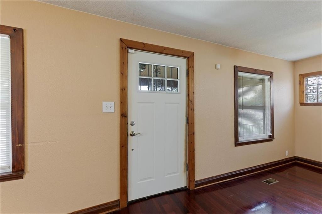 3929 Euclid Avenue Property Photo 3
